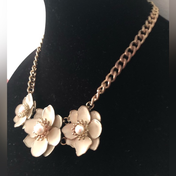 Vintaged Statement Necklace Enamel Flowers Gold tone Cuban chunky chain - Picture 10 of 12